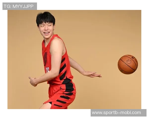 瀚森在比赛中展现出自信与进步逐渐找到个人节奏的精彩表现